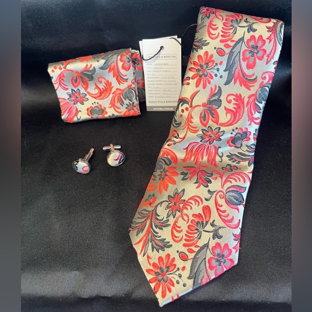 NWT-Silk Floral Patterned Tie Set with Cufflinks
